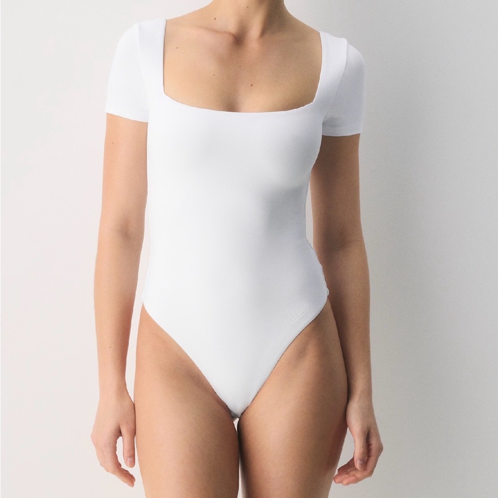 ❌SOLD ❌ Aritzia Bodysuit